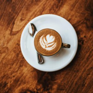 A image of a cinnamon latte.